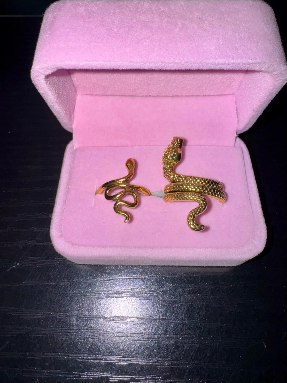 Set of 2 Gold tone snake rings with textured scales #snake #metallic size 5/6